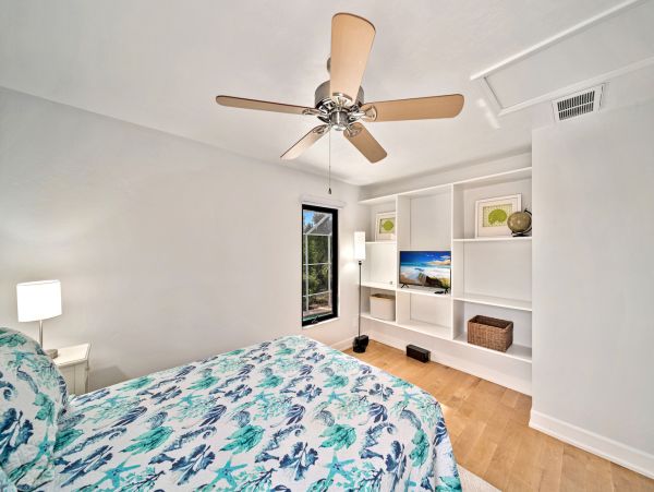 Charming Sanibel Island retreat with Private Pool & Easy Beach Access