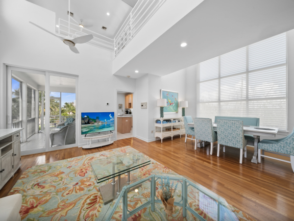 Waterfront Luxury Vacation Home Pure Luxury