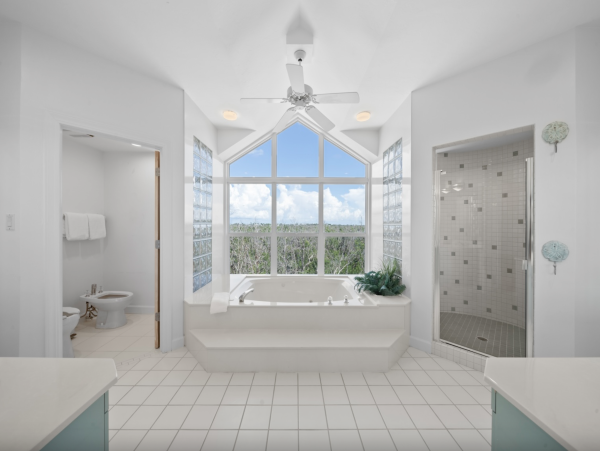Waterfront Luxury Vacation Home Pure Luxury