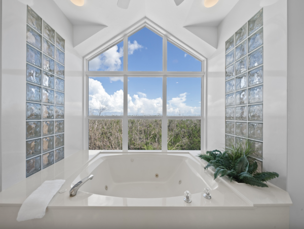Waterfront Luxury Vacation Home Pure Luxury
