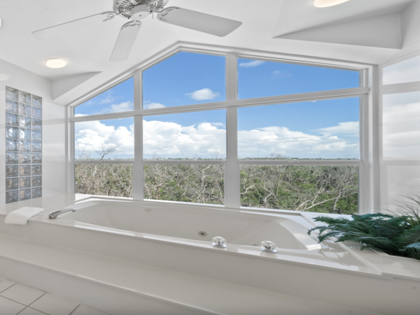 Waterfront Luxury Vacation Home Pure Luxury