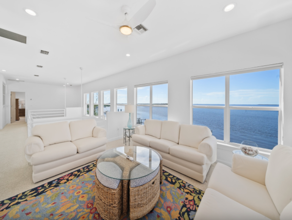 Waterfront Luxury Vacation Home Pure Luxury