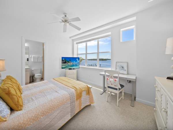 Waterfront Luxury Vacation Home Pure Luxury