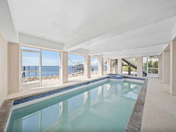 Waterfront Luxury Vacation Home Pure Luxury