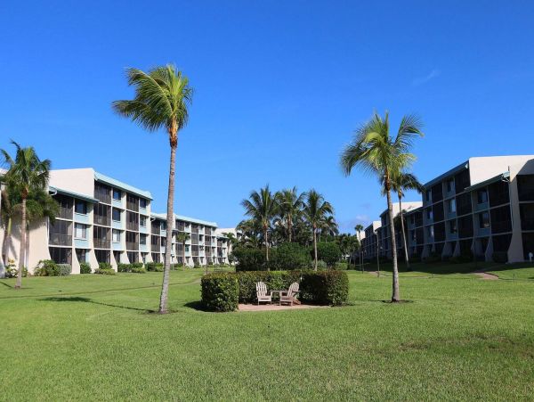 Sanibel Island Beachfront Rental - 2-Bedroom Gulf View Condo