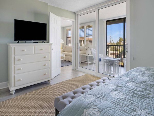 Sanibel Island Beachfront Rental - 2-Bedroom Gulf View Condo