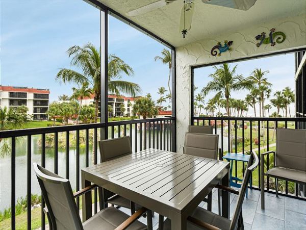 Beautiful Two Bedroom Condominium in Sanibel