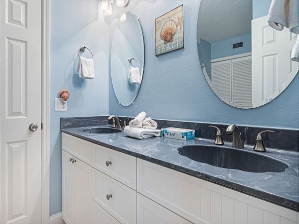 Beautiful Two Bedroom Condominium in Sanibel