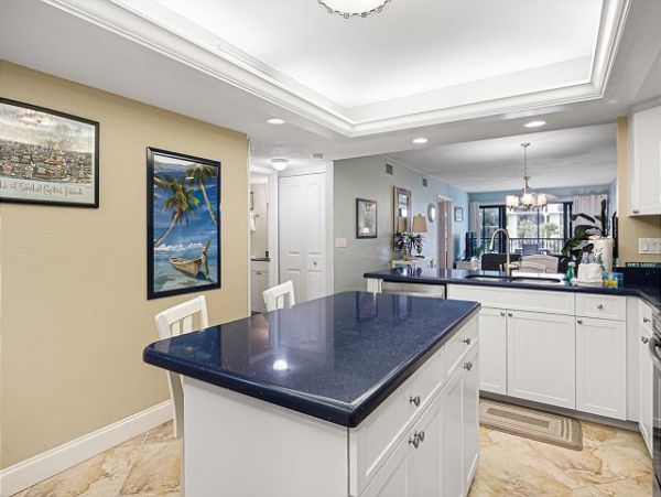 Beautiful Two Bedroom Condominium in Sanibel