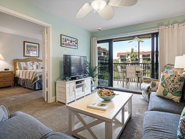 Beautiful Two Bedroom Condominium in Sanibel