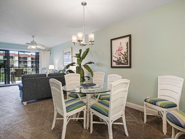 Beautiful Two Bedroom Condominium in Sanibel