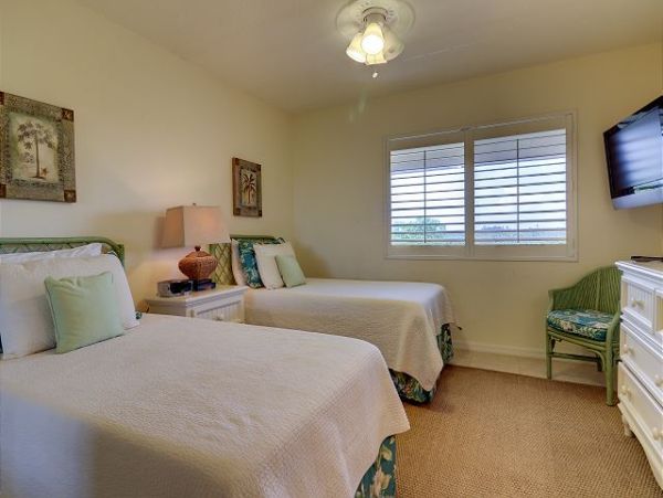 Two Bedroom Beachfront Retreat in Sanibel