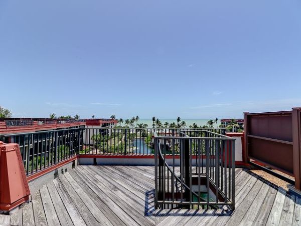 Two Bedroom Beachfront Retreat in Sanibel