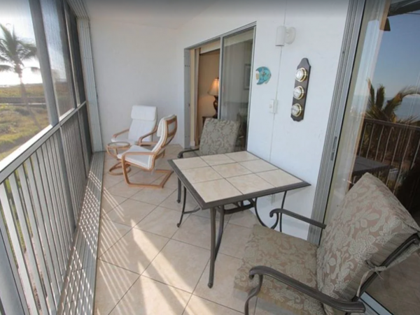 Two Bedroom Beachfront Condo in Sanibel Sleeps Six Guests