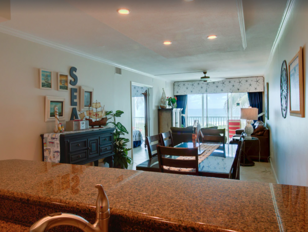Two Bedroom Beachfront Condo in Sanibel Sleeps Six Guests