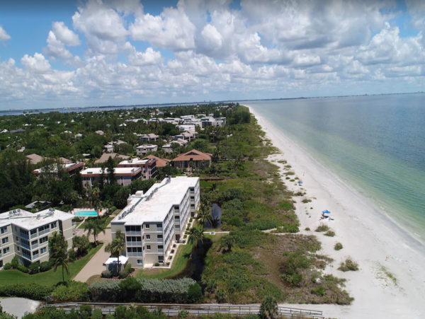 Two Bedroom Beachfront Condo in Sanibel Sleeps Six Guests