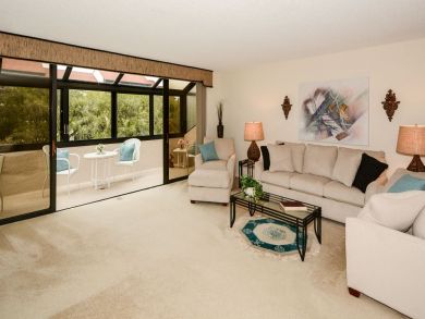 Beautiful Sarasota Vacation Condo Walk to Beach with Pool