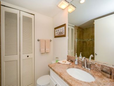 Short Walk to Beach Siesta Key Vacation Condo Two Bedroom Short Walk to Beach Siesta Key Vacation Condo Two Bedroom