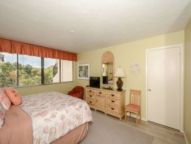 Beautiful Sarasota Vacation Condo Walk to Beach with Pool