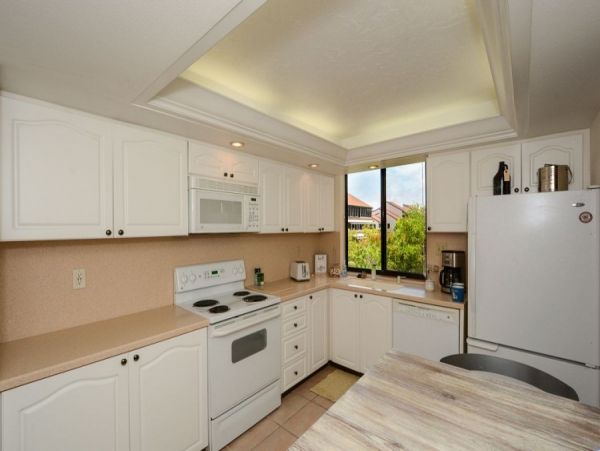 Short Walk to Beach Siesta Key Vacation Condo Two Bedroom
