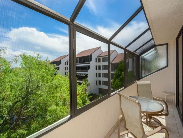 Short Walk to Beach Siesta Key Vacation Condo Two Bedroom