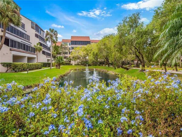 Short Walk to Beach Siesta Key Vacation Condo Two Bedroom