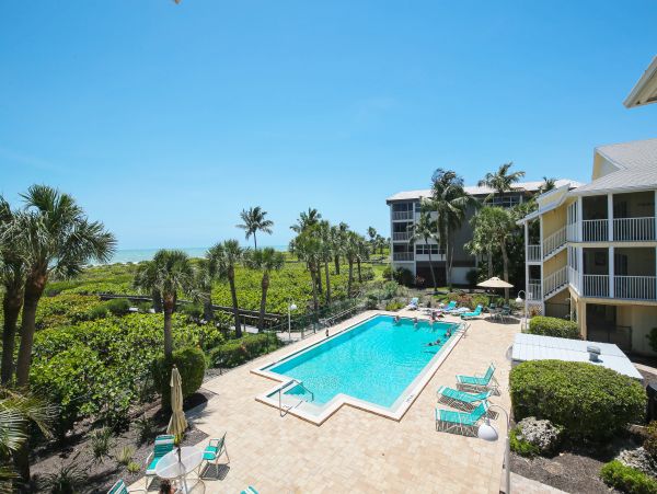 Short Walk to Beach Sanibel Vacation Condo with Pool