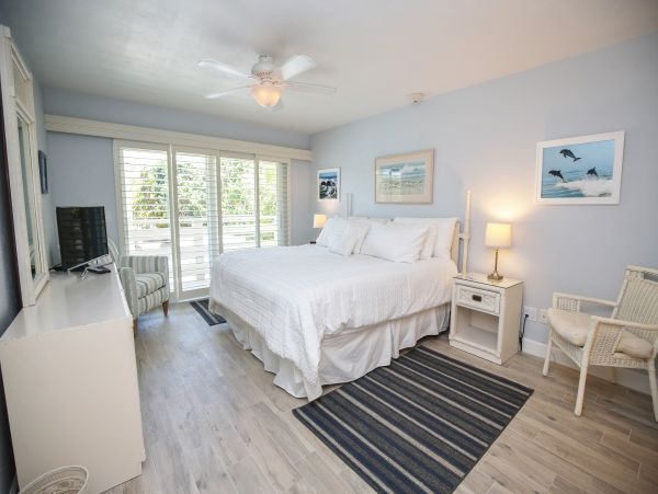 Short Walk to Beach Sanibel Vacation Condo with Pool