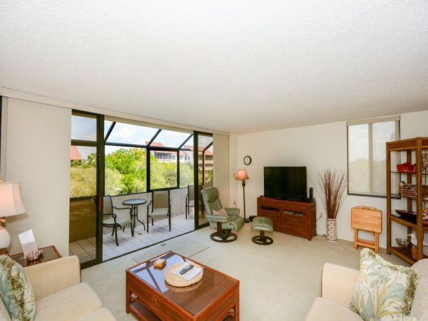 Siesta Key Value Vacation Condo Close To Beach  4 Guests
