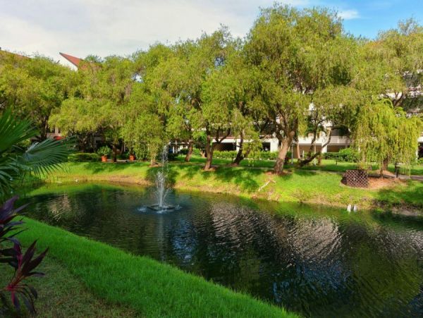 Siesta Key Value Vacation Condo Close To Beach  4 Guests