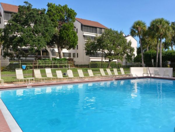 Siesta Key Value Vacation Condo Close To Beach  4 Guests