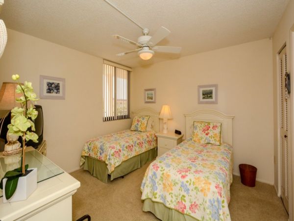 Siesta Key Value Vacation Condo Close To Beach  4 Guests
