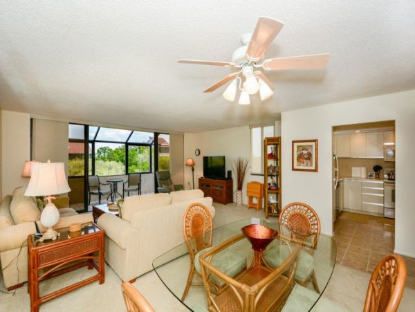 Siesta Key Value Vacation Condo Close To Beach  4 Guests