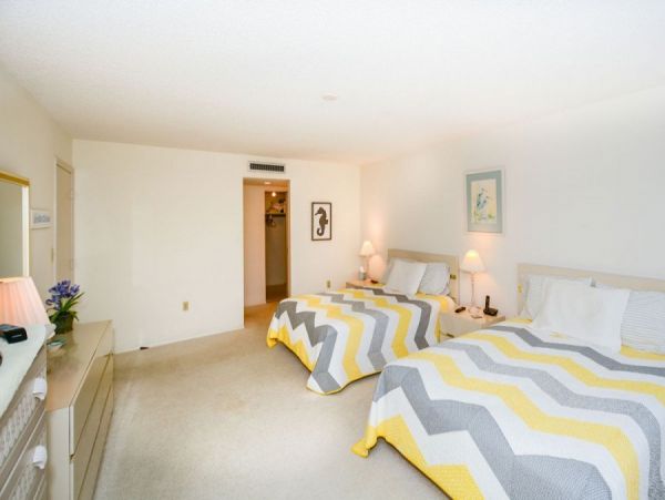 Short Walk to Beach Siesta Key Vacation Condo Two Bedroom