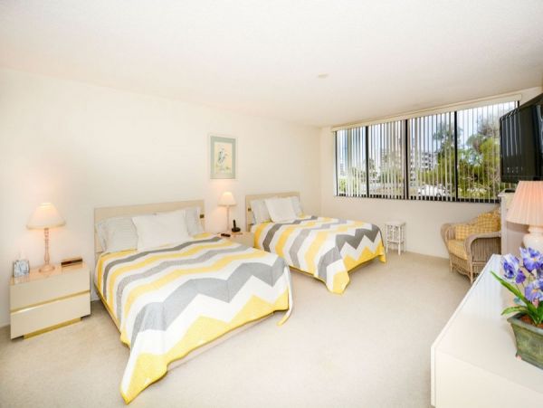 Short Walk to Beach Siesta Key Vacation Condo Two Bedroom