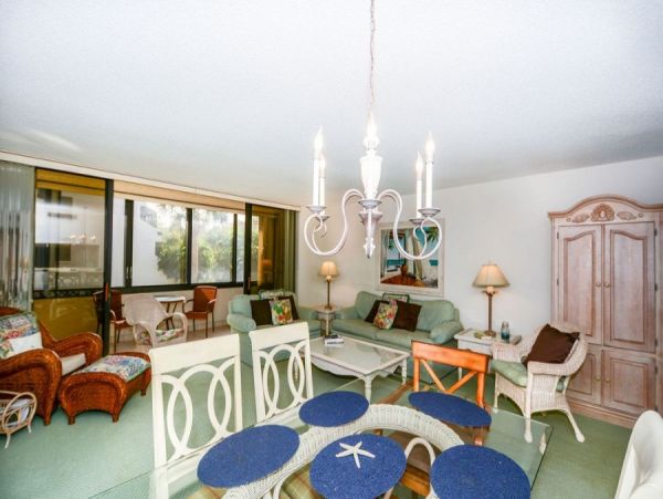Short Walk to Beach Siesta Key Vacation Condo Two Bedroom