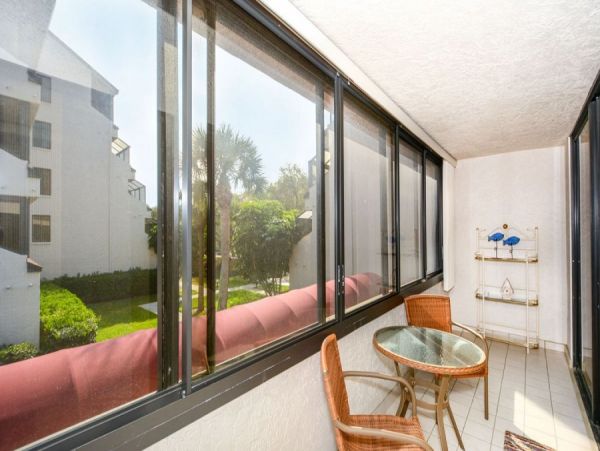 Short Walk to Beach Siesta Key Vacation Condo Two Bedroom