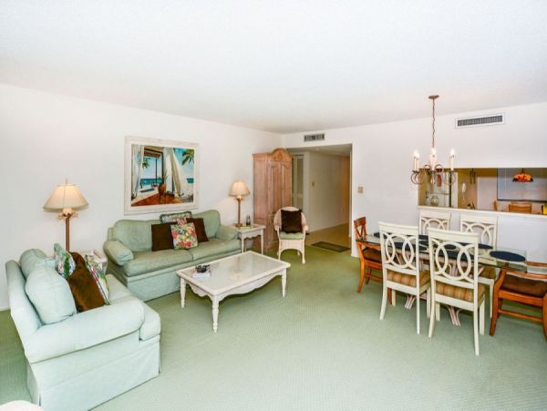 Short Walk to Beach Siesta Key Vacation Condo Two Bedroom