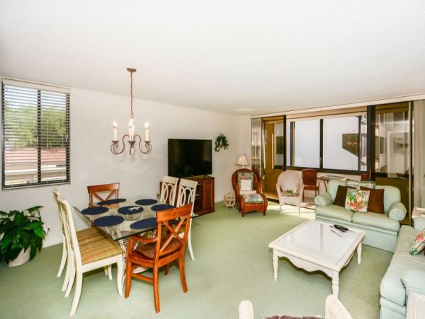 Short Walk to Beach Siesta Key Vacation Condo Two Bedroom