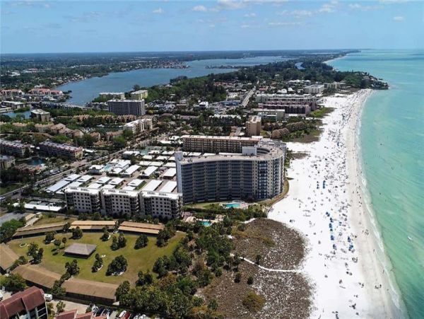 Short Walk to Beach Siesta Key Vacation Condo Two Bedroom