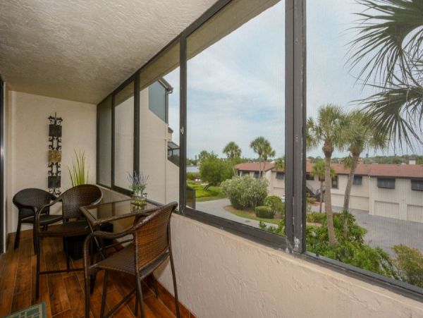 Siesta Key Accommodations Great Location