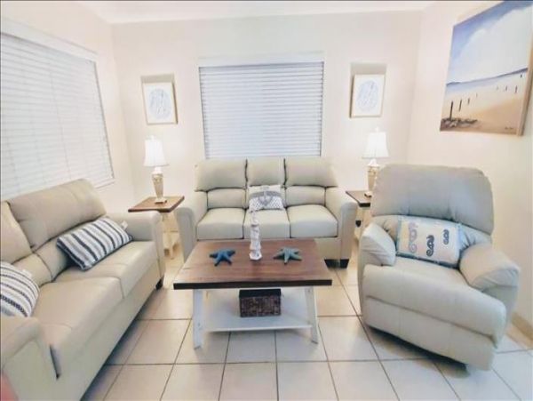 Sarasota 1 Bedroom Vacation Condo Located on Beach 4 Guests