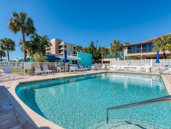 Sarasota 1 Bedroom Vacation Condo Located on Beach 4 Guests