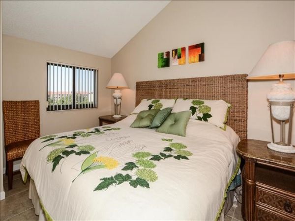 Siesta Key 3 Bedroom Bay Condo Short Walk to the Beach