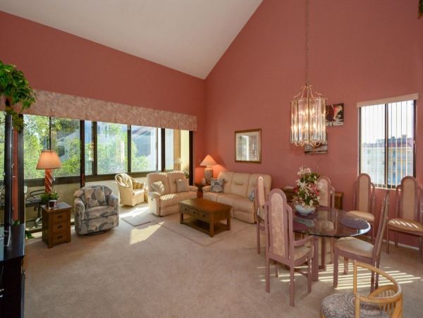 Short Walk to Beach Siesta Key Vacation Condo with Pool