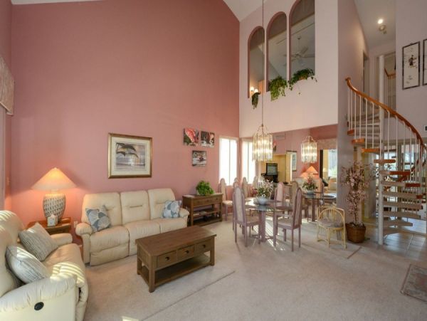 Short Walk to Beach Siesta Key Vacation Condo with Pool