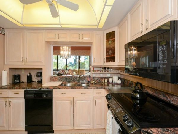 Short Walk to Beach Siesta Key Vacation Condo with Pool
