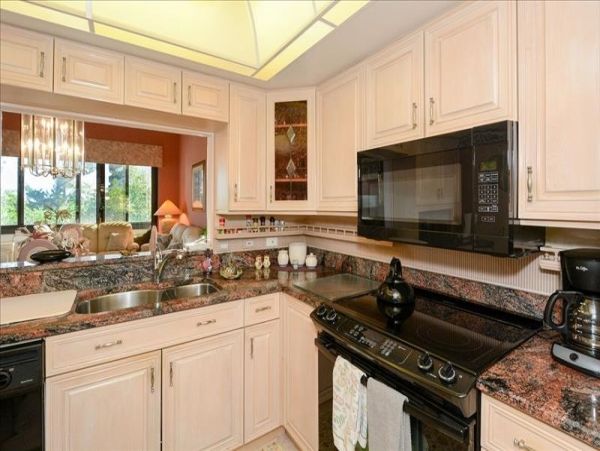Short Walk to Beach Siesta Key Vacation Condo with Pool