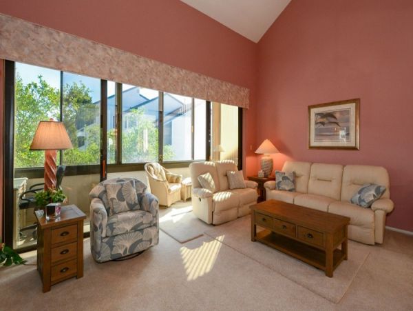 Short Walk to Beach Siesta Key Vacation Condo with Pool