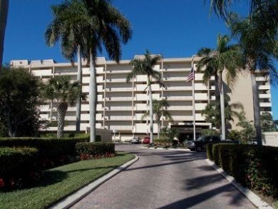 Gulf View Two Bedroom Vacation Condo in Naples